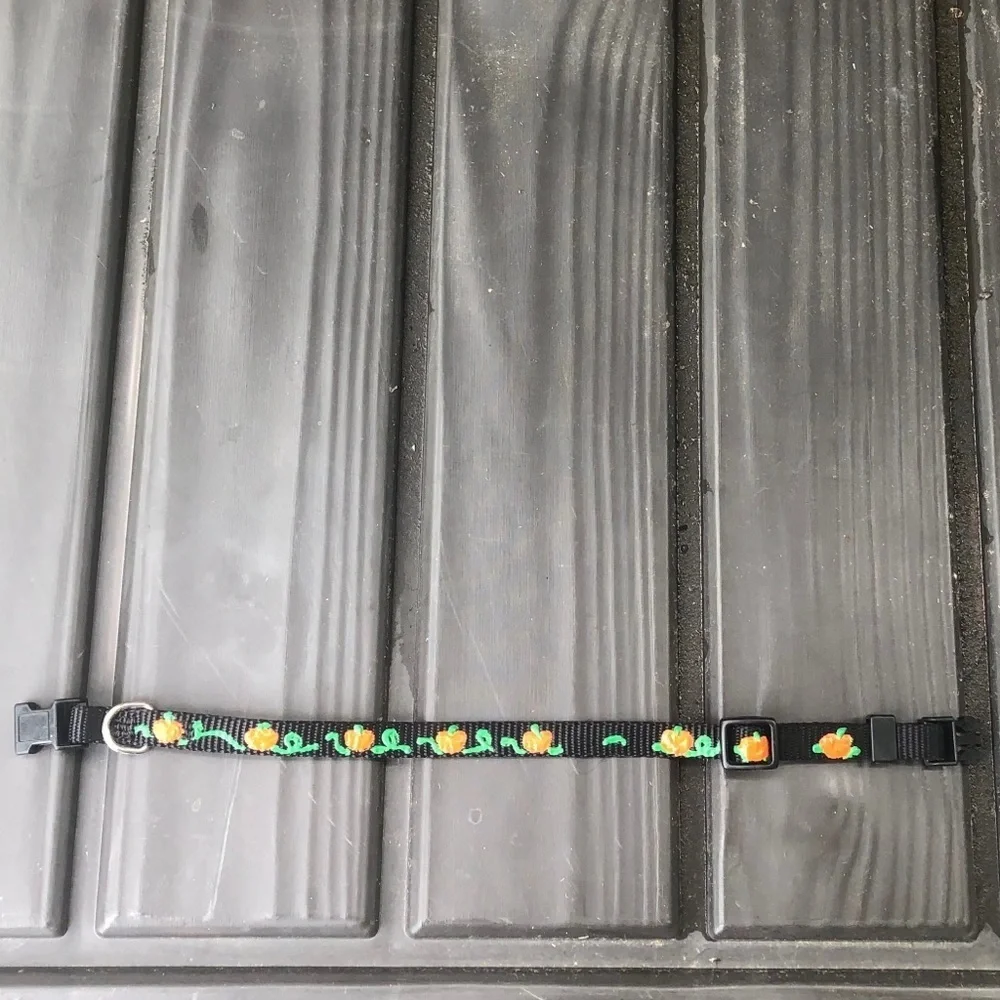 A Pair of Seasonal Holiday Pet Collars New Small